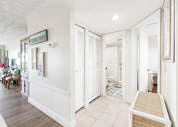 Charming Waterview 6 Min Wlk To Beach! Apartamento